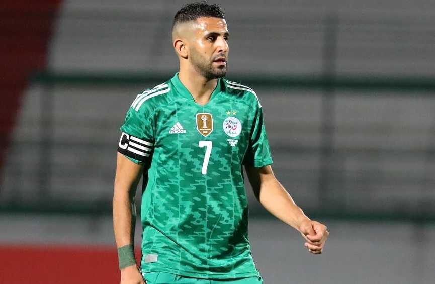Riyad Mahrez earned himself a place in the top 5 thanks to his sparkling season with Manchester City. 