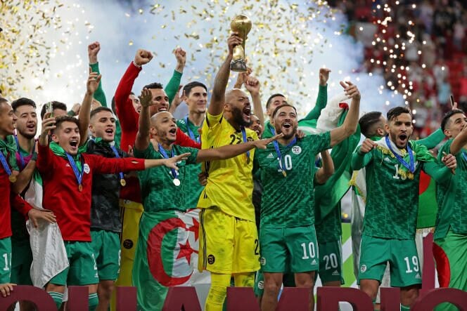 In addition, the extended list also included the presence of local players, notably Mouloudia d'Alger duo Youcef Belaïli and Djamel Benlamri, USM Alger duo Oussama Benbot and Zinedine Belaïd, and CR Belouizdad goalkeeper Raïs M'Bolhi.