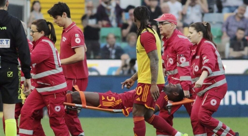 AS Roma: Evan Ndicka receives a pleasant surprise in hospital