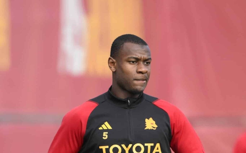 AS Roma: Evan Ndicka receives a pleasant surprise in hospital