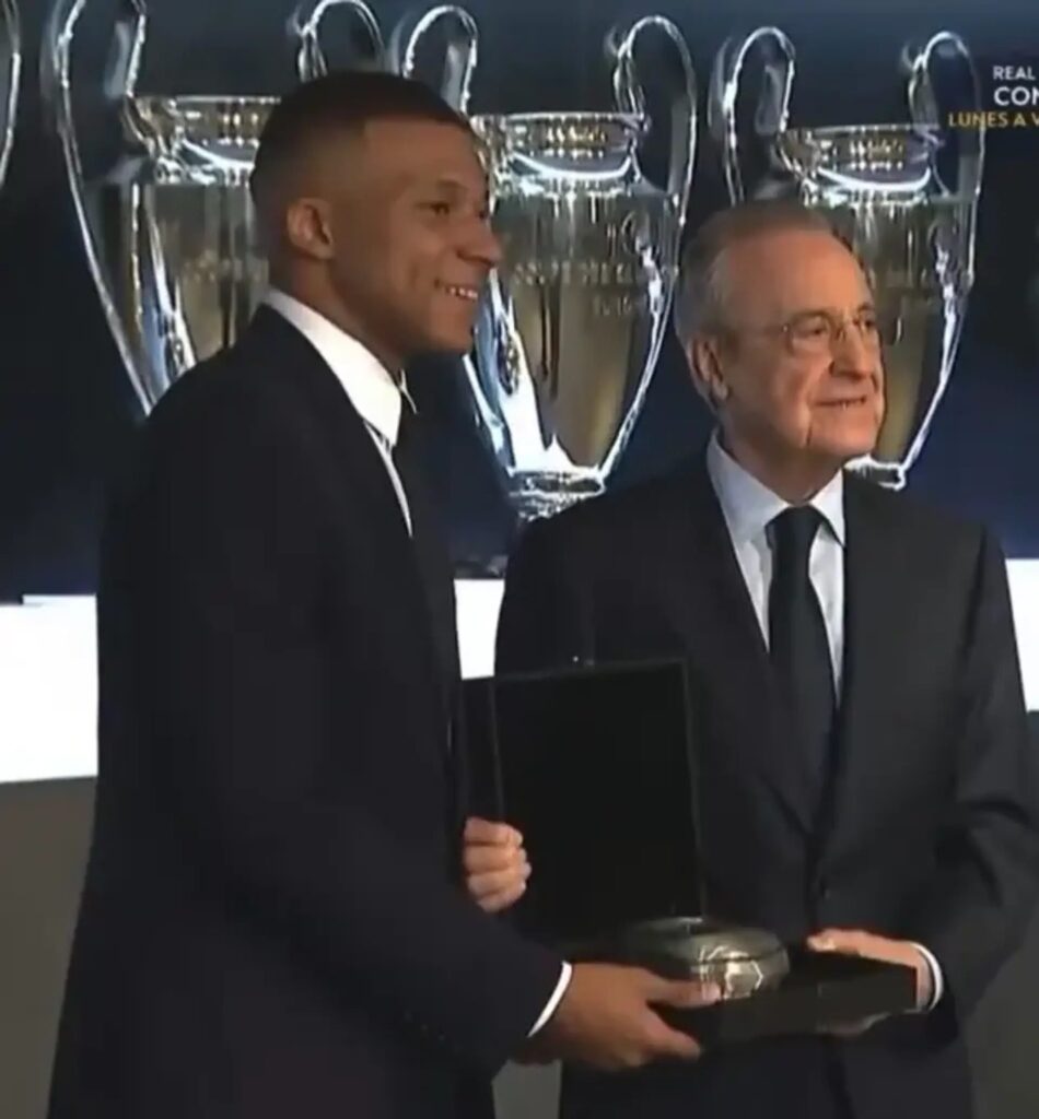 Kylian Mbappé signs contract with Real Madrid, his shirt number unveiled by Florentino Pérez