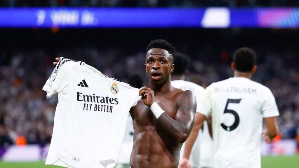 Transfer Market : Real Madrid on Edge as Saudi Arabia Offers Unprecedented Salary in Football for Vinicius!
