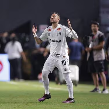 Neymar's new masterclass with Santos delights Brazil