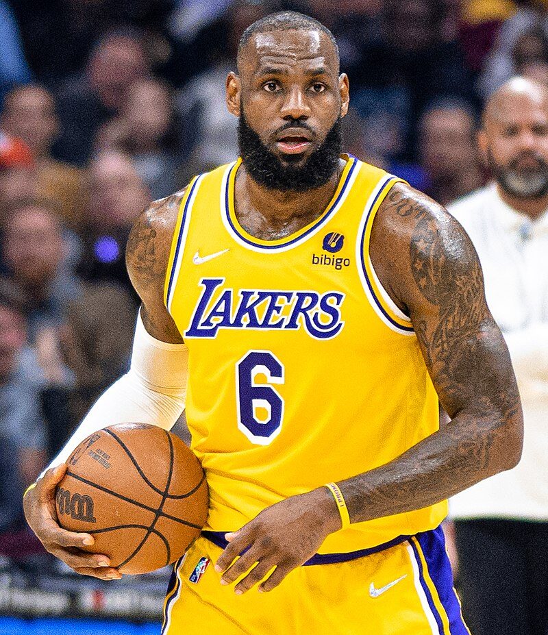 Lebron James: the basketball player confirms his supremacy by breaking a crazy record