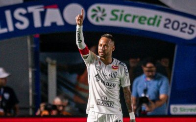 Neymar's new masterclass with Santos delights Brazil