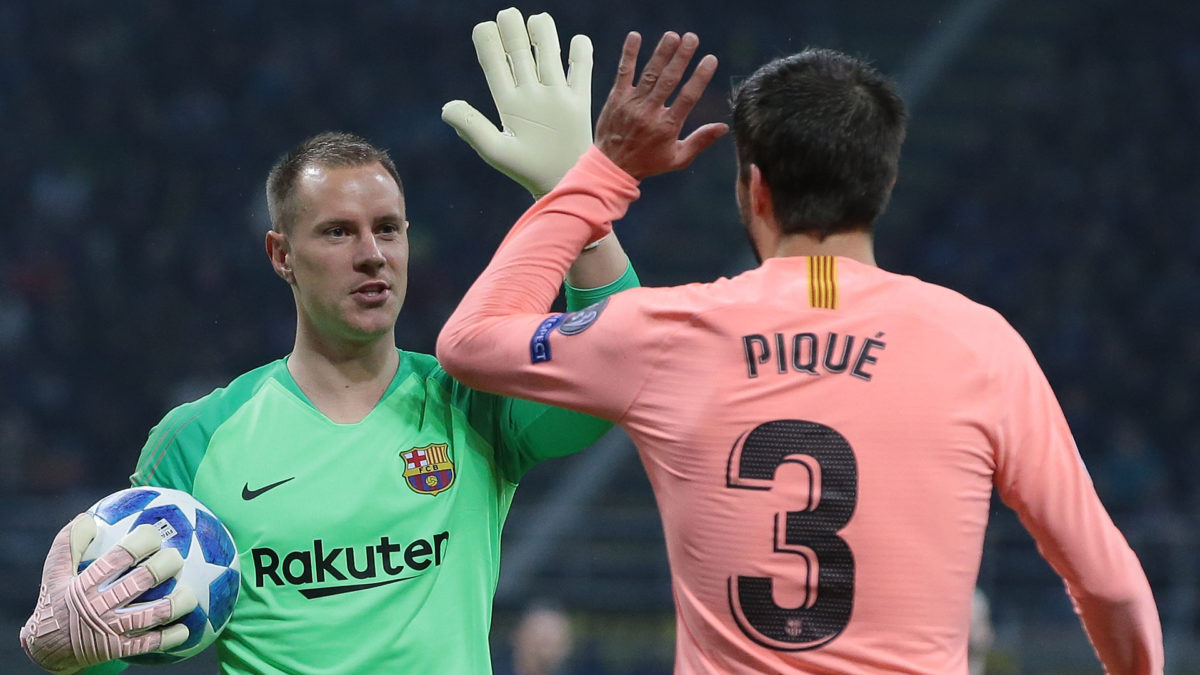 Des images capturent Piqué exhortant Ter Stegen à perdre du temps