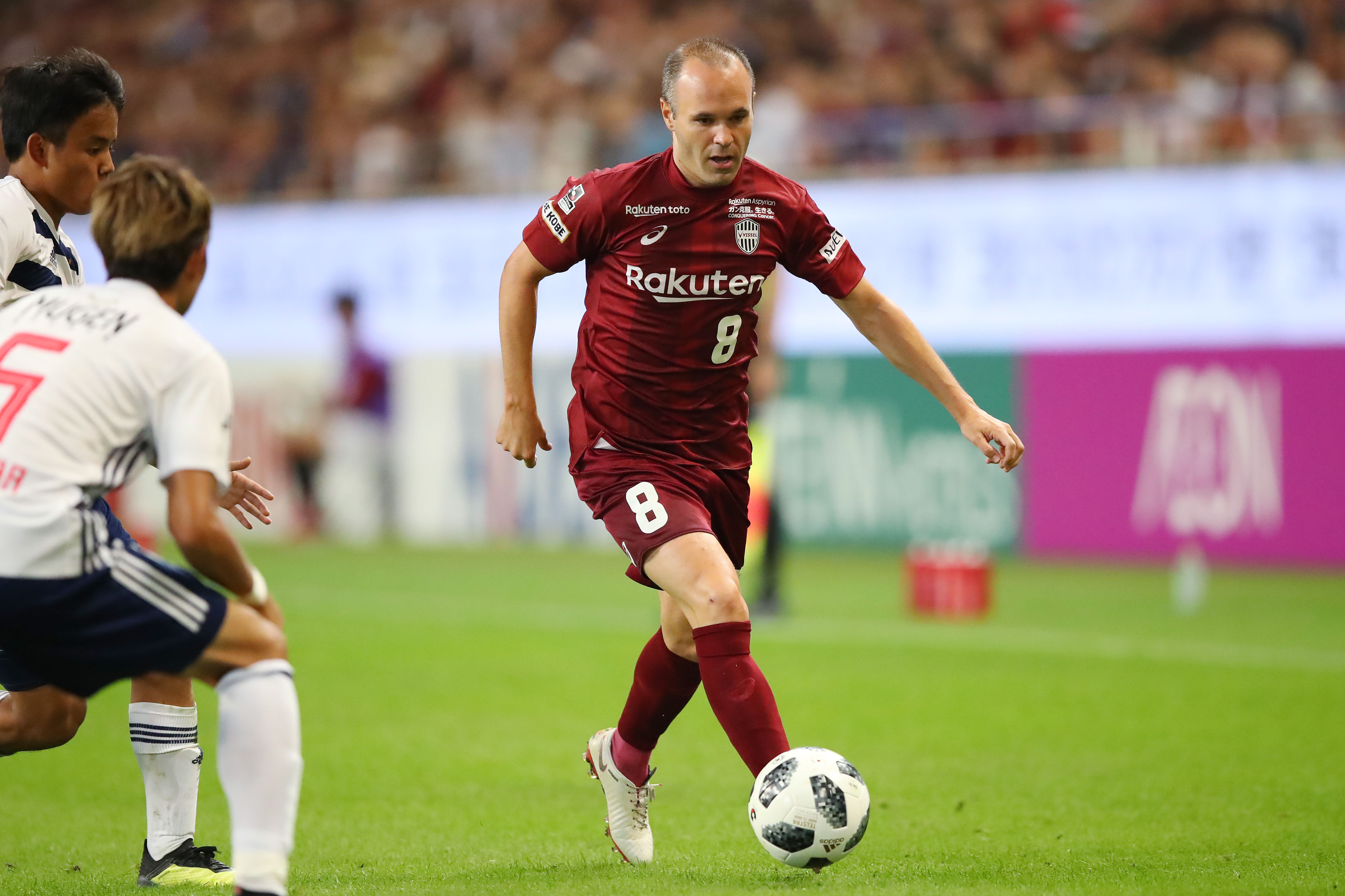 A 34 ans Iniesta regale encore au Japon