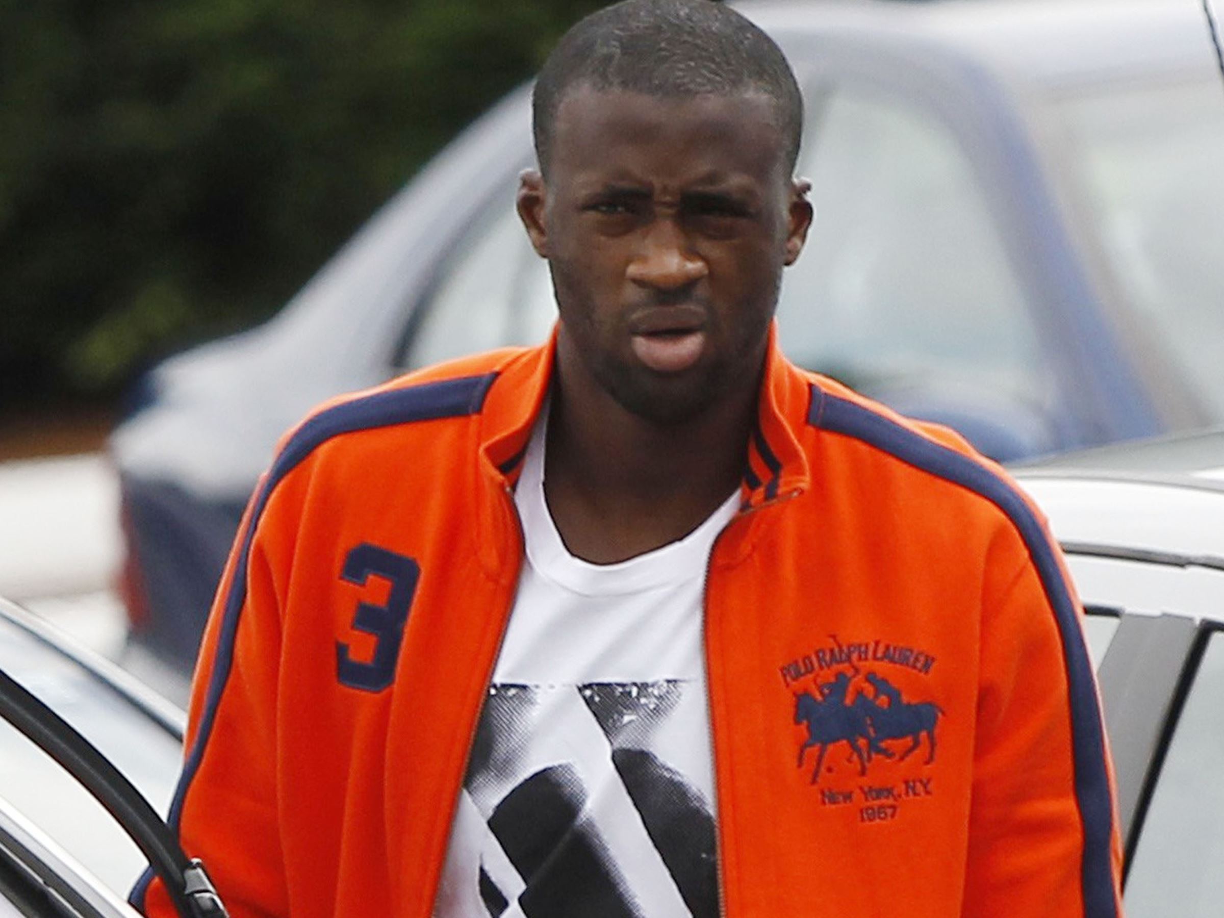 Le footballeur Yaya Toure plaide coupable pour conduite en etat d ivresse mais jure qu il ne boit pas