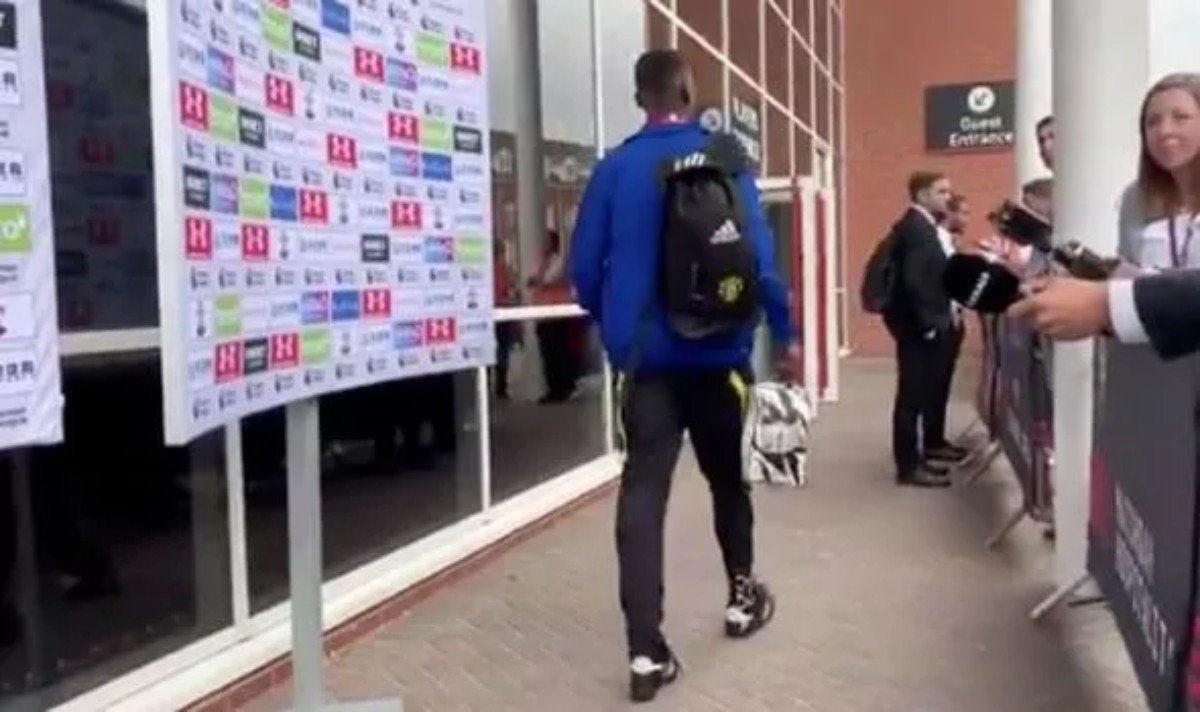 Man Utd star Paul Pogba was spotted limping after the Southampton draw 1172302