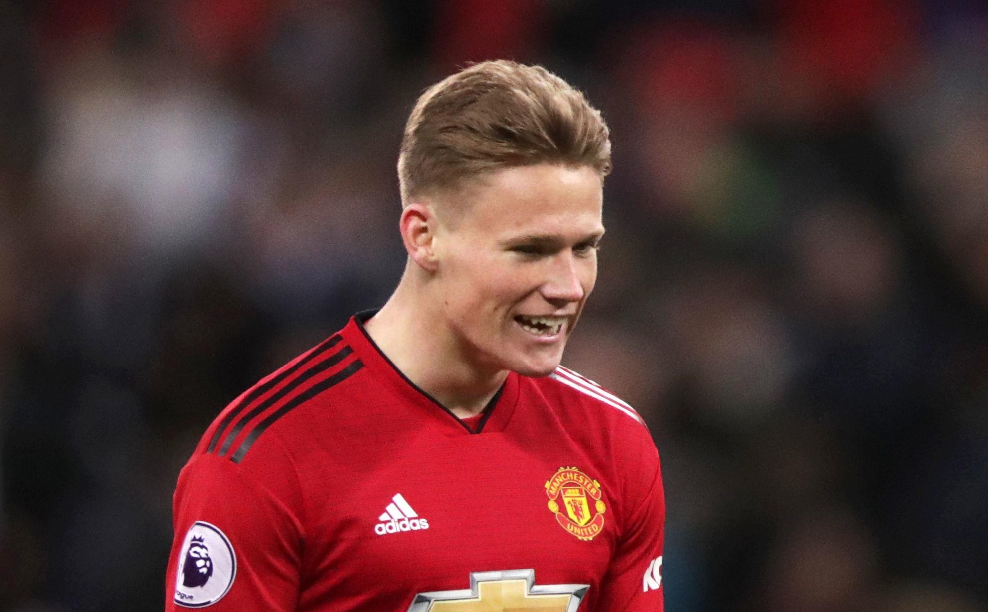 Belle frappe de McTominay, Manchester United ouvre le score face à Leeds (Vidéo)