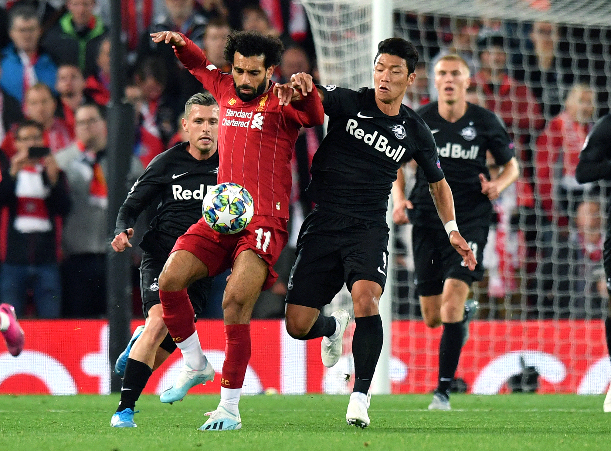 Sadio Mané sacré en Afrique, Mohamed Salah reçoit une distinction à Liverpool (Photo)