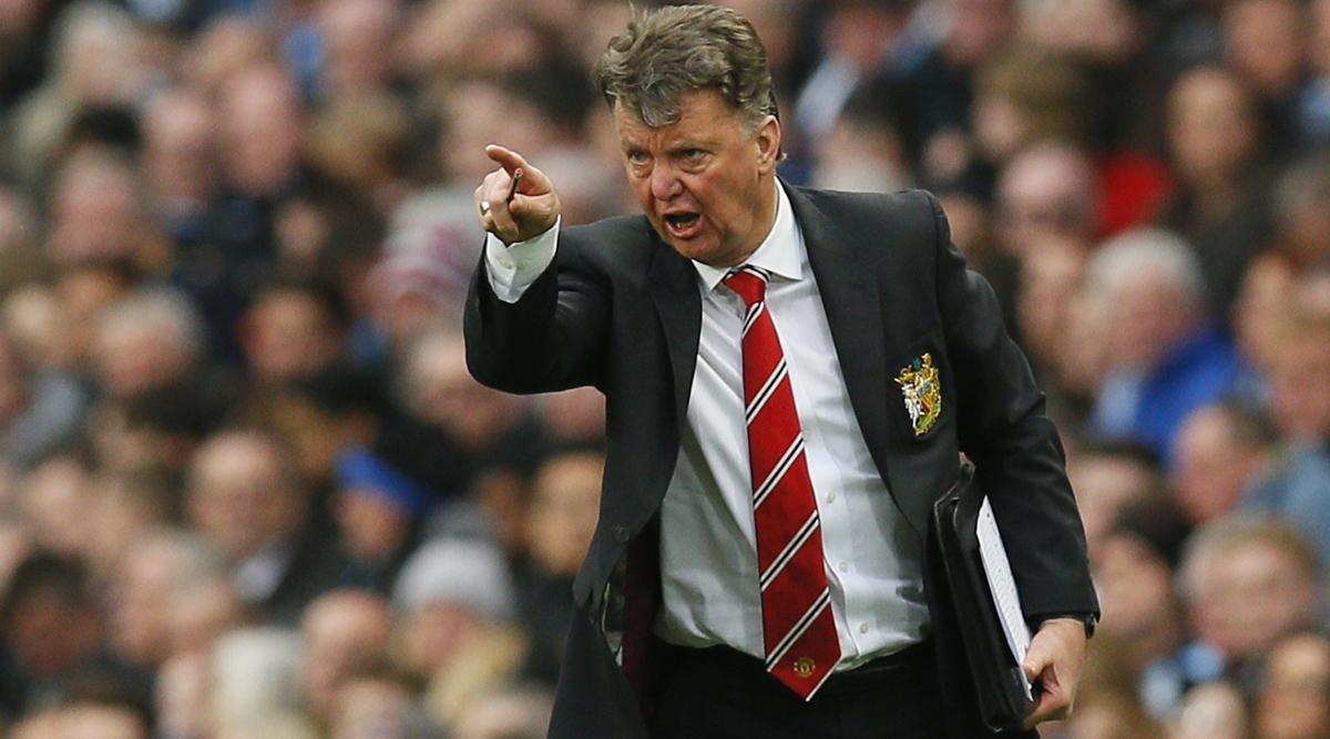 Manchester United : Louis Van Gaal attaque la direction