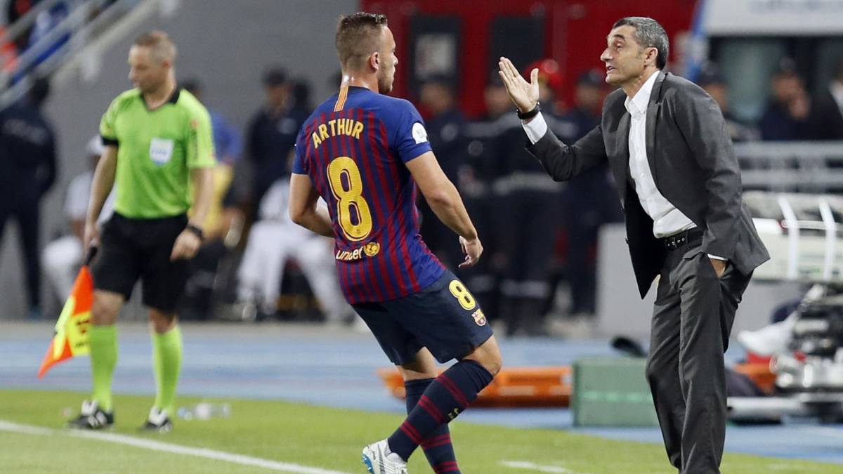 FC Barcelone : Que se passe-t-il entre Arthur Melo et Ernesto Valverde ?