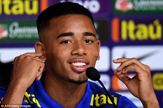 Quand Raheem Sterling fait le buzz sur Twitter... en français Quand Raheem Sterling fait le buzz sur Twitter... en français