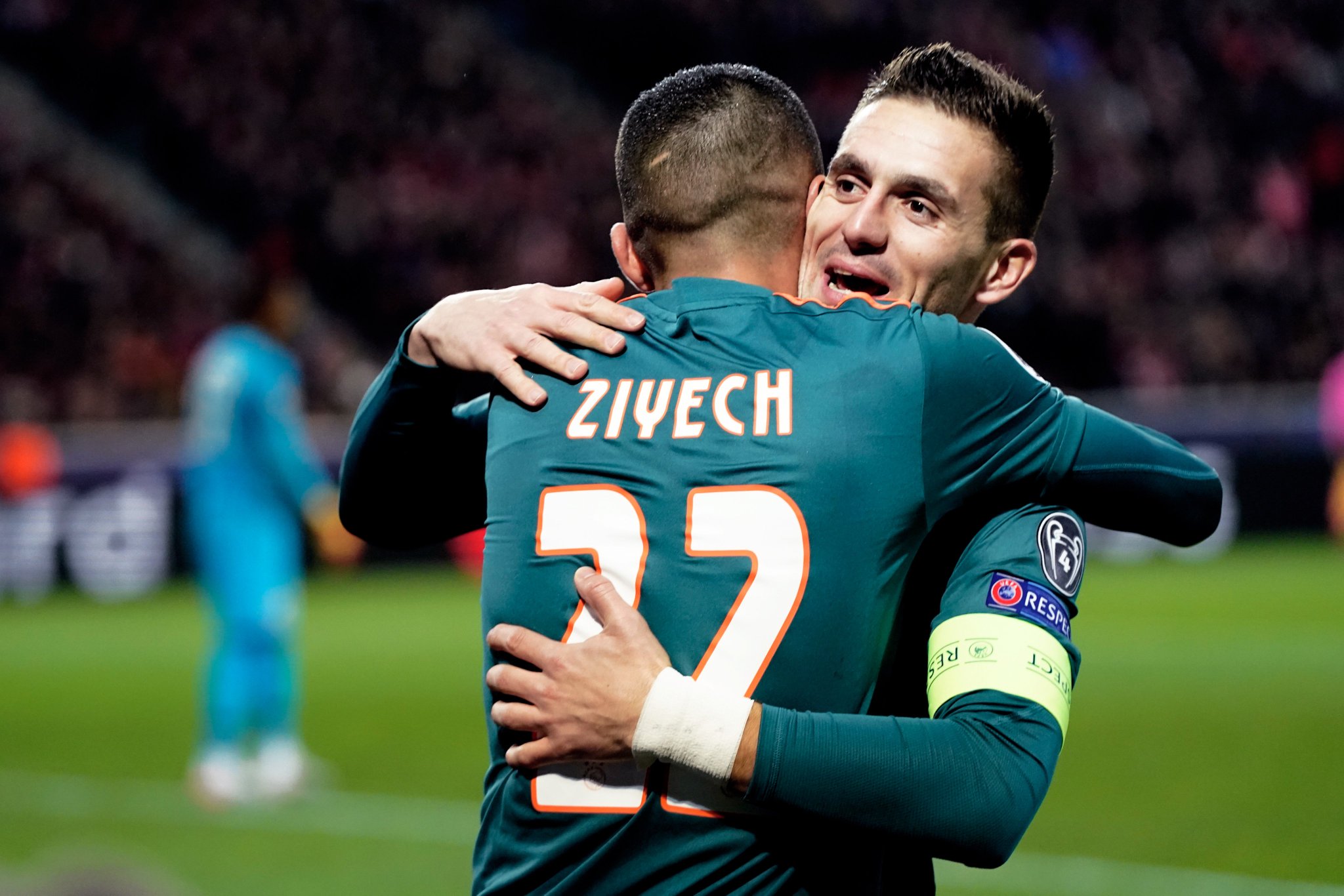 Ziyech offre l’avantage à l’Ajax(Vidéo)