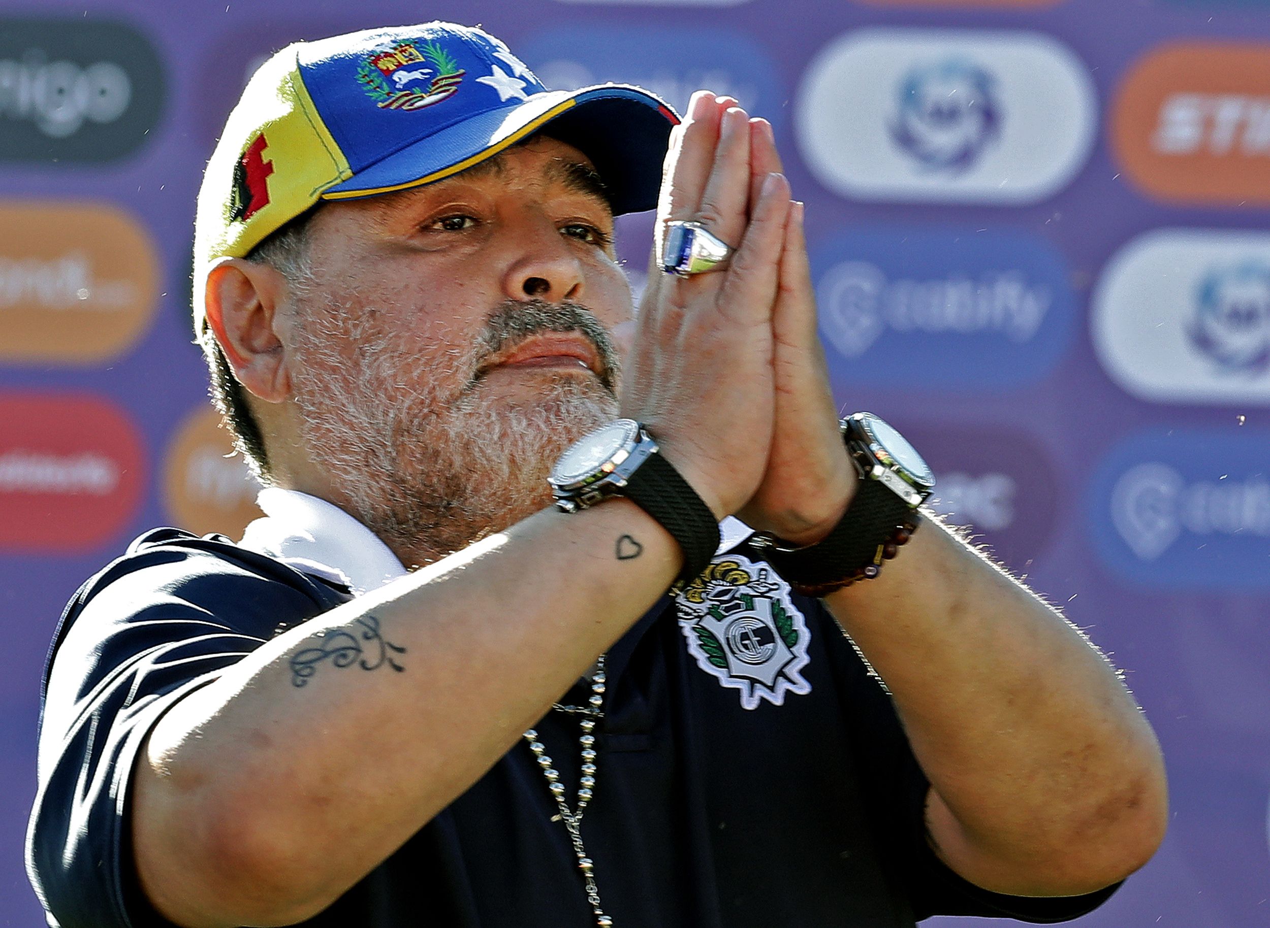 apres huit rencontres seulement maradona quitte gimnasia