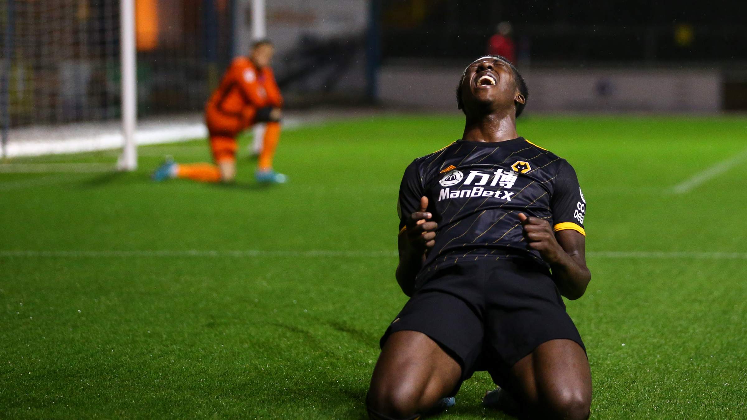 Owen Otasowie, le joueur qui fait rêver le PSG, Liverpool et Arsenal (photos)