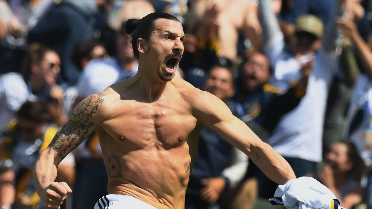 Zlatan Ibrahimovic : « Je peux jouer à mon niveau actuel jusqu’à mes 50 ans »