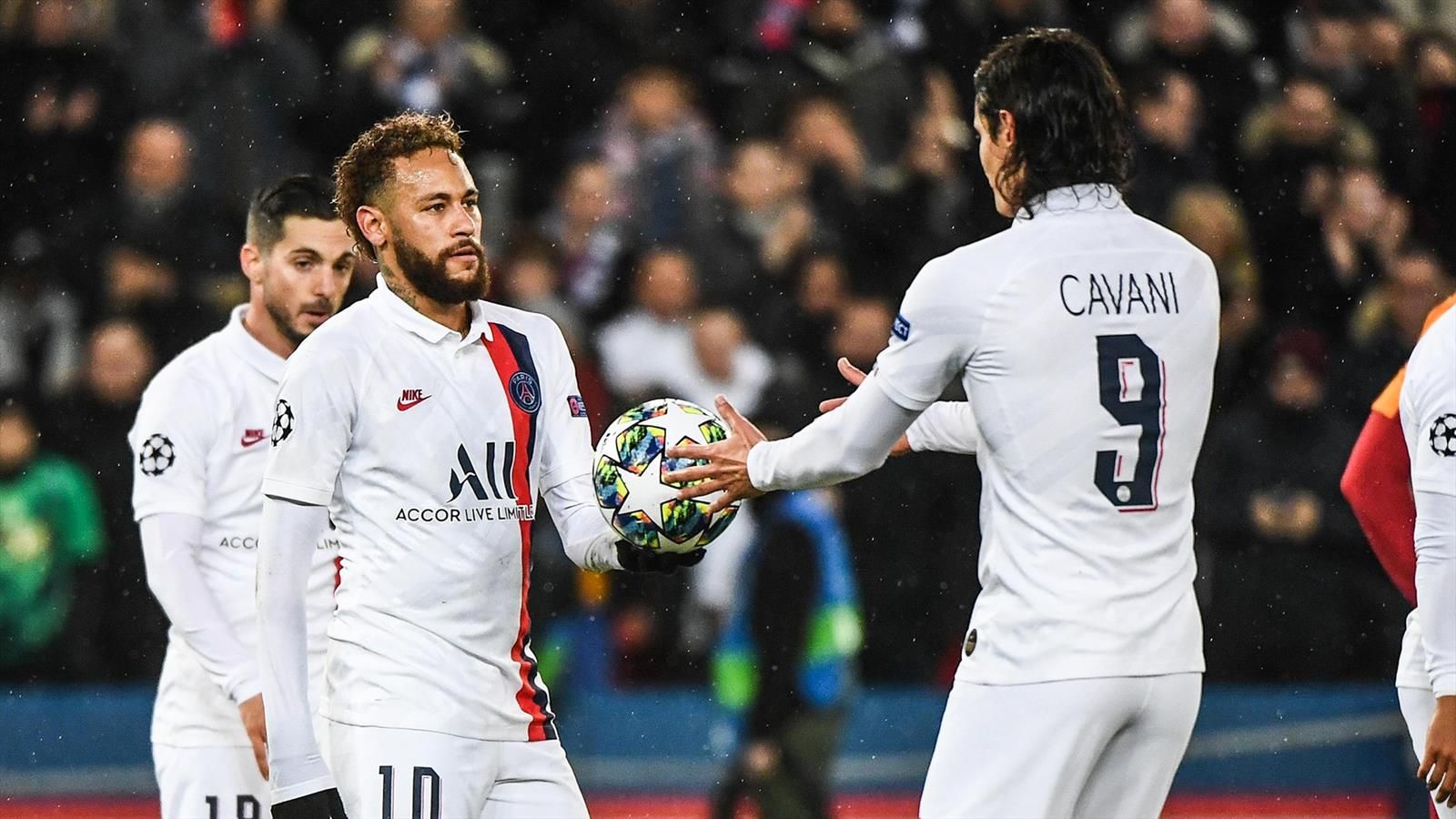 PSG : Neymar explique pourquoi il a offert le penalty à Cavani