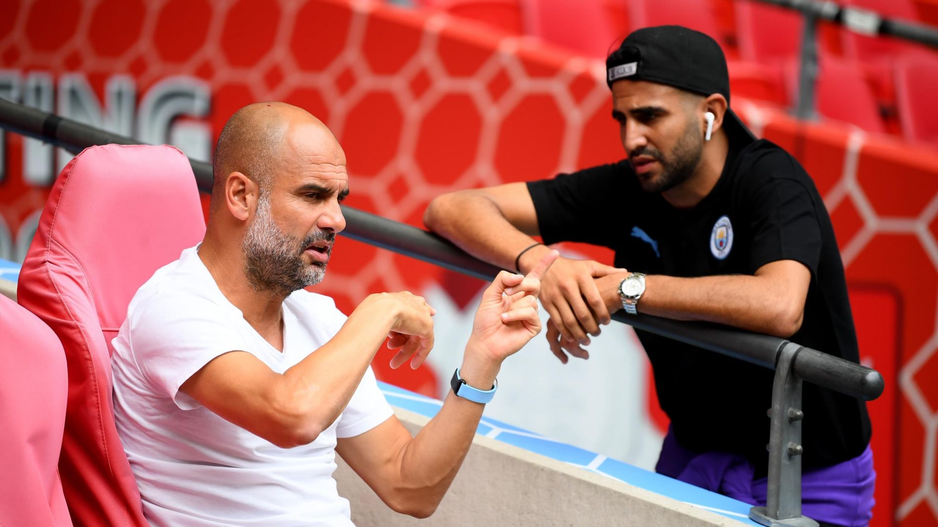 Guardiola: « Ce que j’attends de Mahrez est très clair »