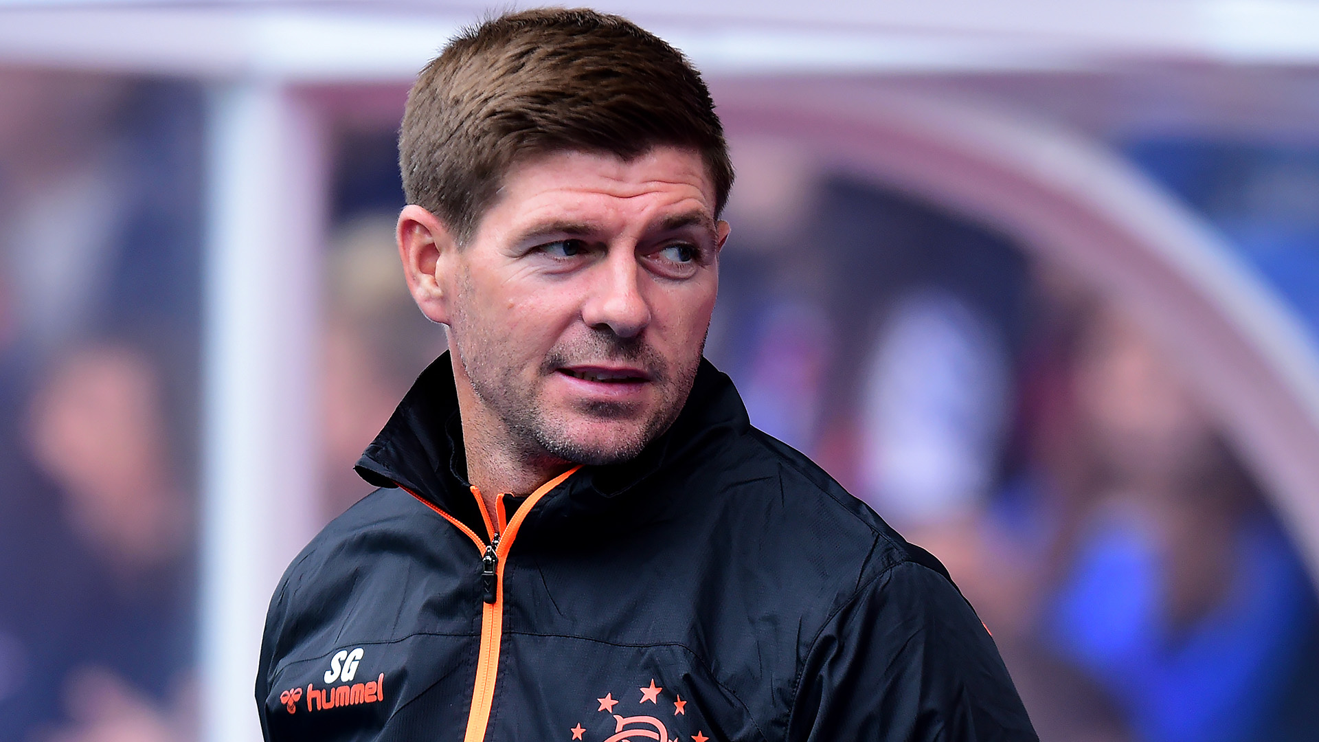 Un fan a fait une compilation de Steven Gerrard disant «  Yeahhh Course  » dans des interviews