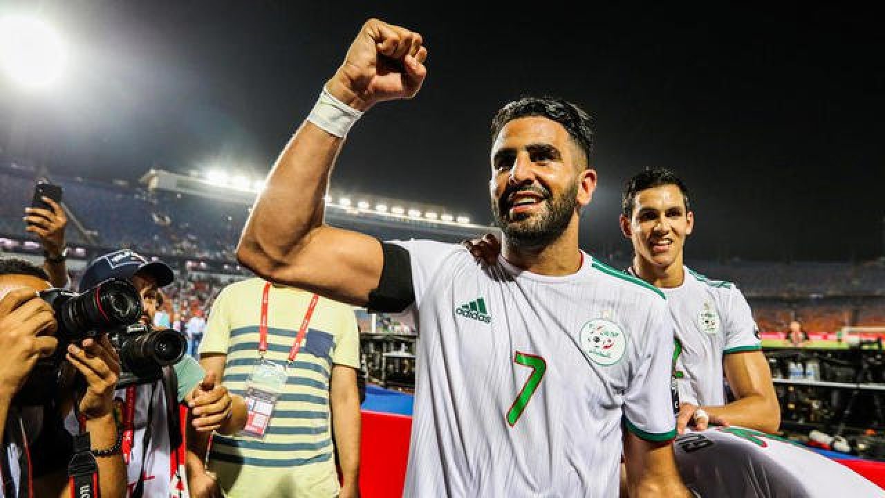 Mahrez, meilleur footballeur algérien de l’histoire( sondage FIFA)