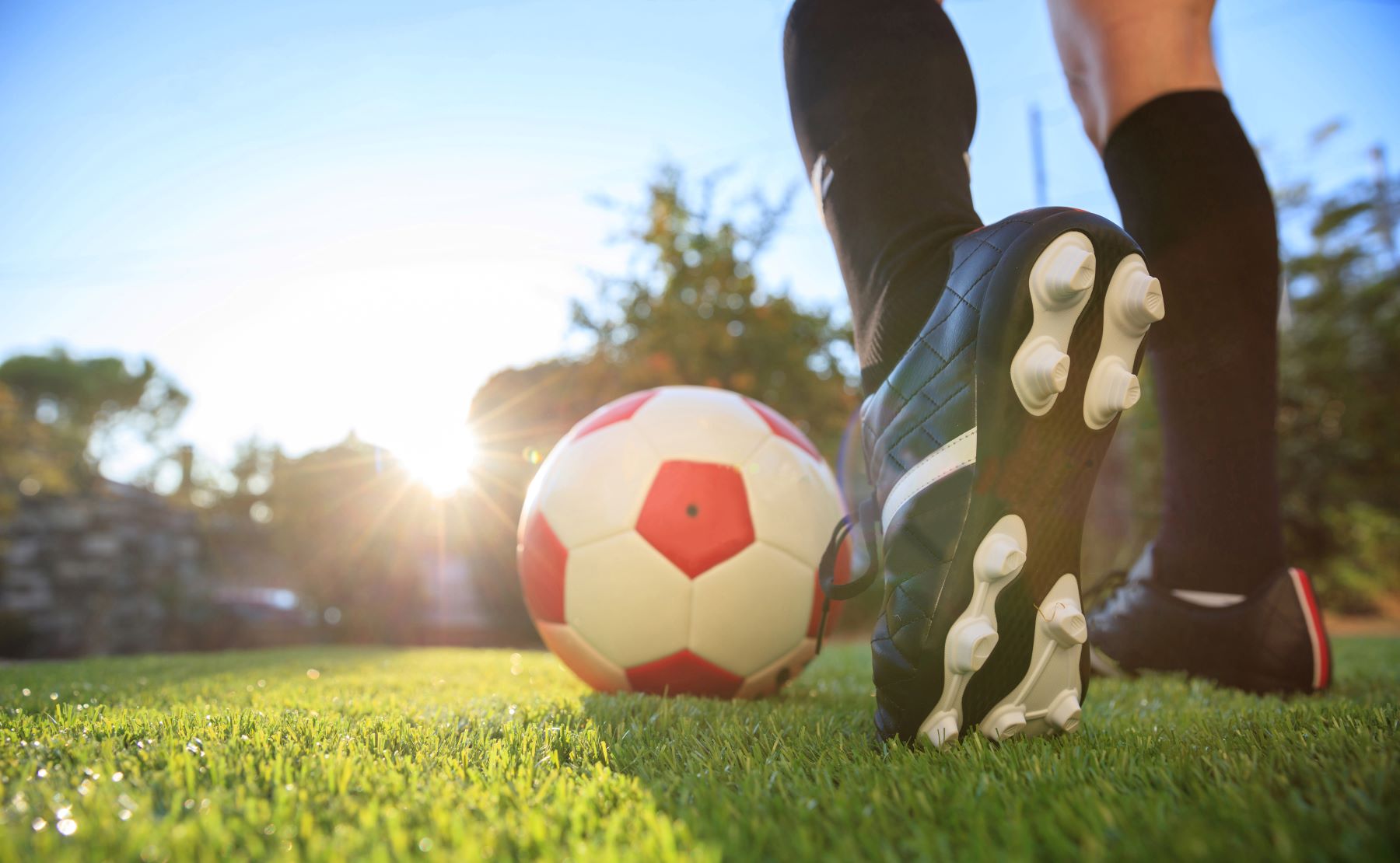 joueuse football avec ballon