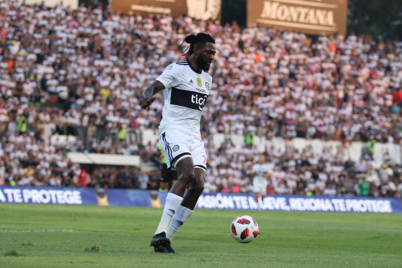 adebayor debut olimpia