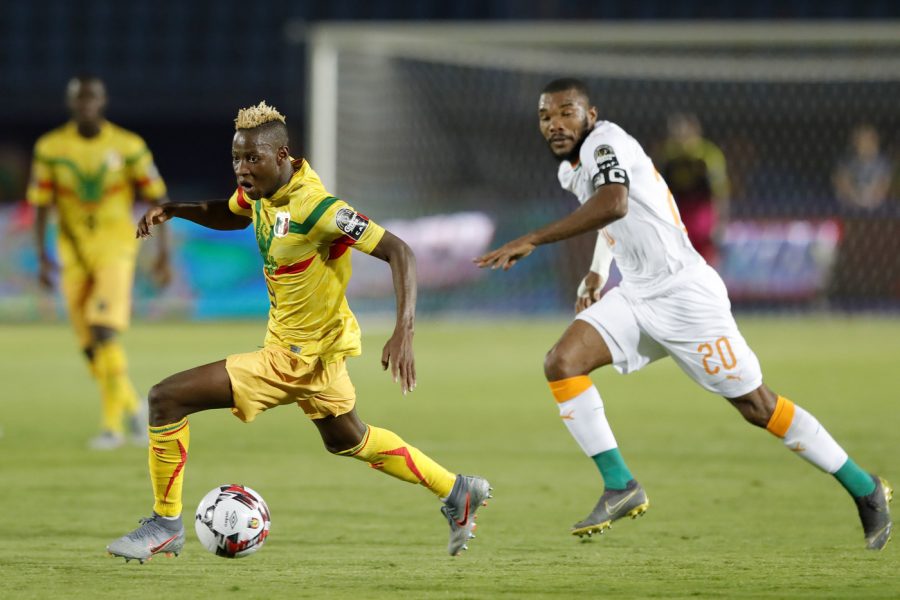 l ailier malien moussa djenepo prend meilleur capitaine cote ivoire serey die 8e finale can 8 juillet 2019 suez 1 1400 933
