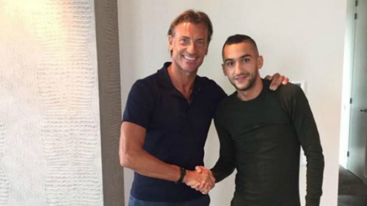 Hervé Renard félicite Hakim Ziyech pour son transfert à Chelsea