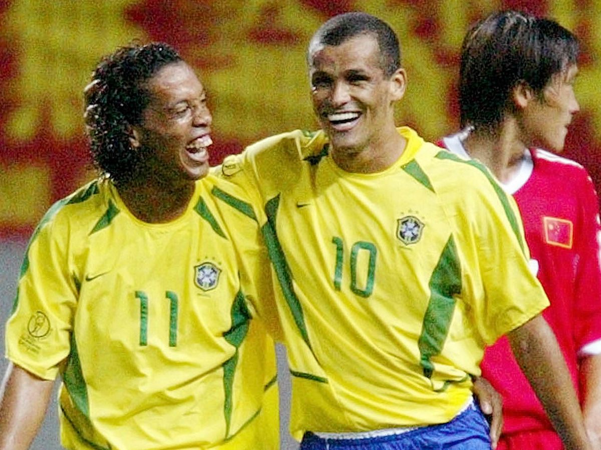 0 brazils rivaldo and ronaldinho celebrates goal vs china in sogwipo