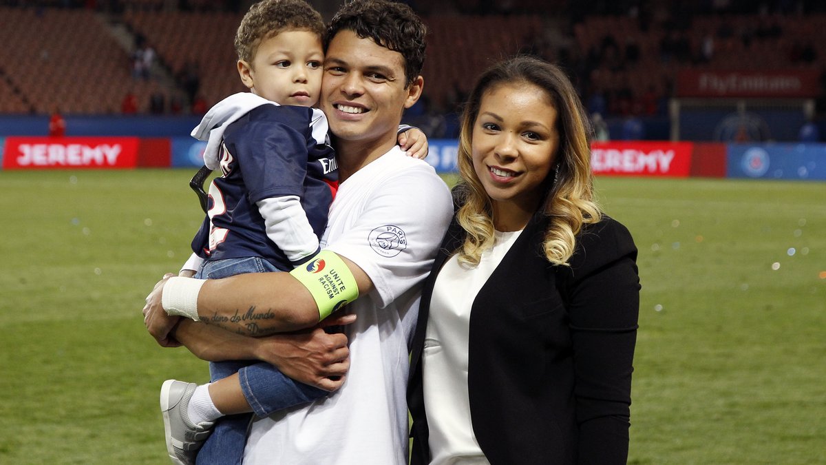 « Je n’avais plus de nourriture chez moi » La femme de Thiago Silva explique leur fuite au Brésil