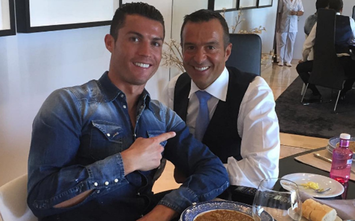 cristiano ronaldo jugador del real madrid y su agente jorge mendes instagram