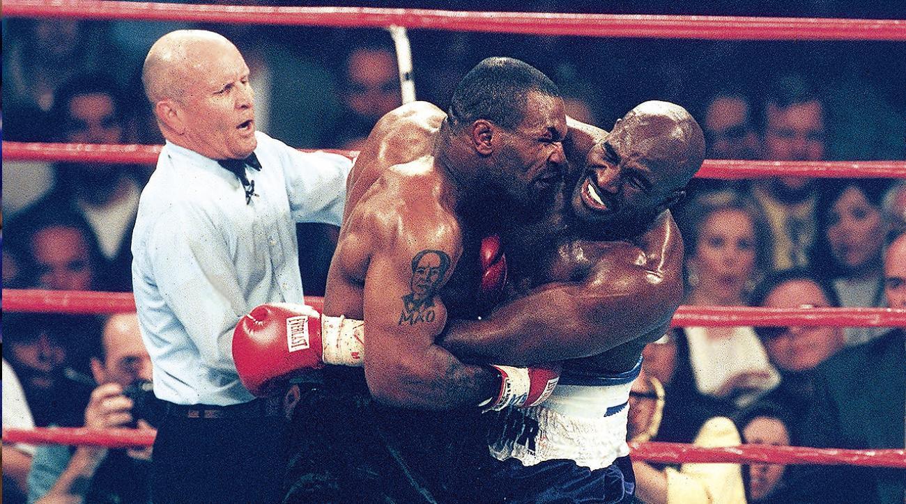 Mike Tyson mord l’oreille de Holyfield, la déroutante vidéo de Saunders: Neuf boxeurs bannis
