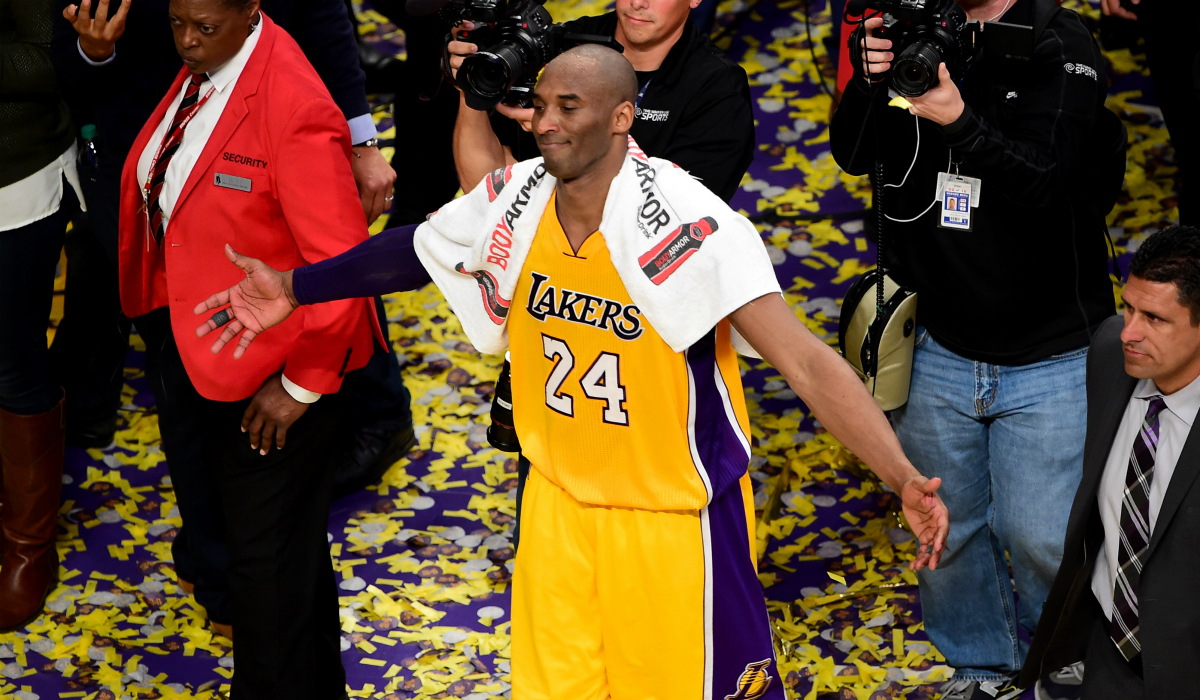 NBA: La serviette que Kobe Bryant portait sur ses épaules vendue aux enchères