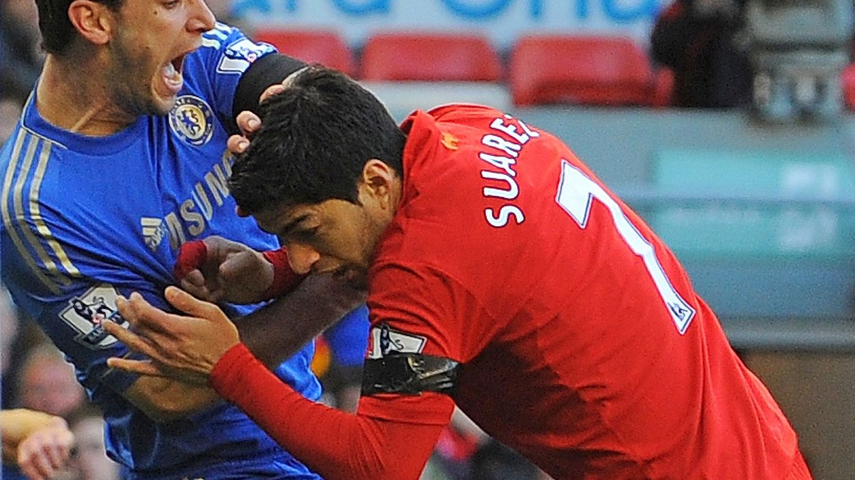 Un ancien capitaine de Liverpool revient sur l’épisode de la morsure de Luis Suarez