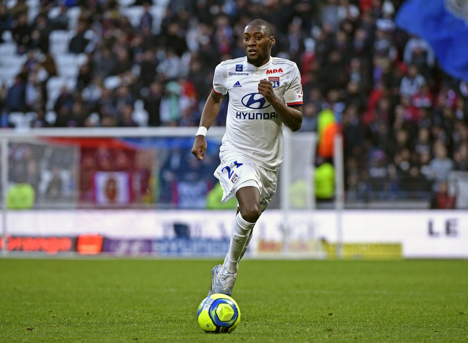 Le onze de rêve de Karl Toko Ekambi avec CR7 et Messi