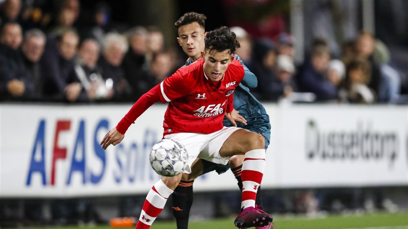 Une pépite néerlando-marocaine de 18 ans rejoint l’équipe première de AZ Alkmaar