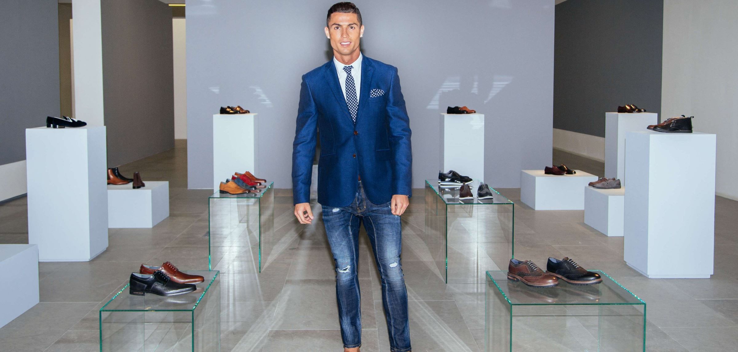 CR7 Cristiano Ronaldo etend son empire au denim