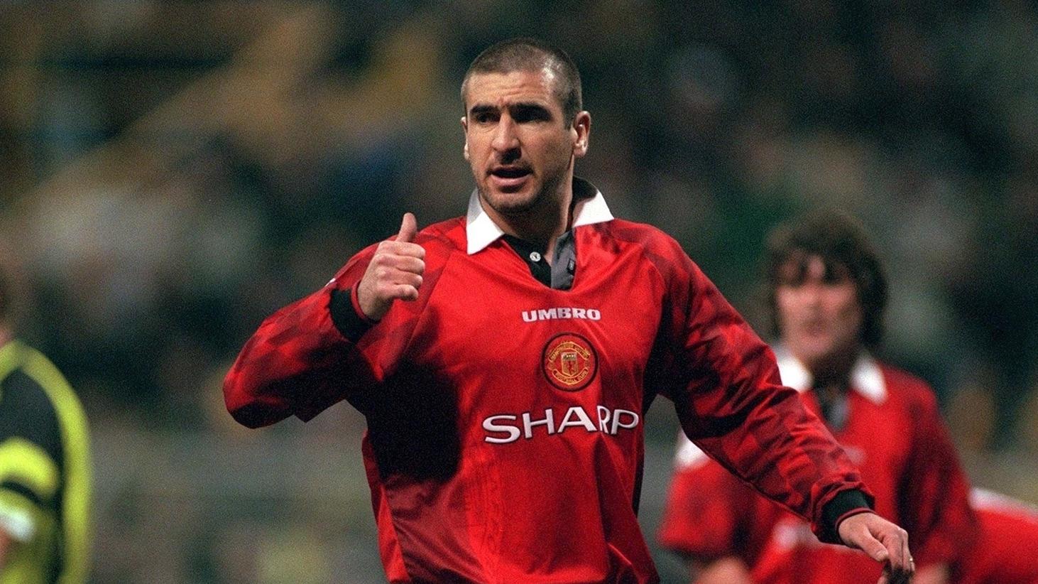 eric cantona in action for manchester united 1