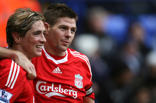 Steven Gerrard et Fernando Torres réagissent au sacre de Liverpool