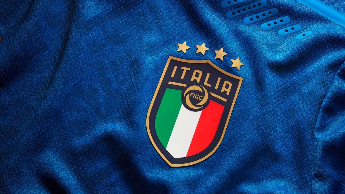 Puma dévoile le nouveau maillot domicile de l’Italie, inspiré de la Renaissance