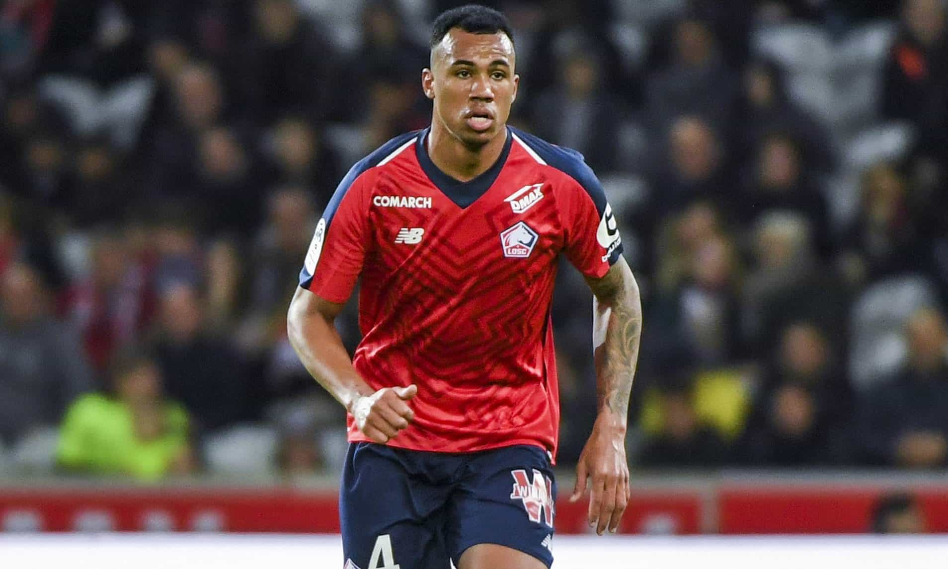 Габриэль магальяэс. Габриэль магальяэс. Габриэль футболист арсенал защитник. Магальяэс габриэл дос сантос (габриэл). Габриэл магальяйнс футболист.