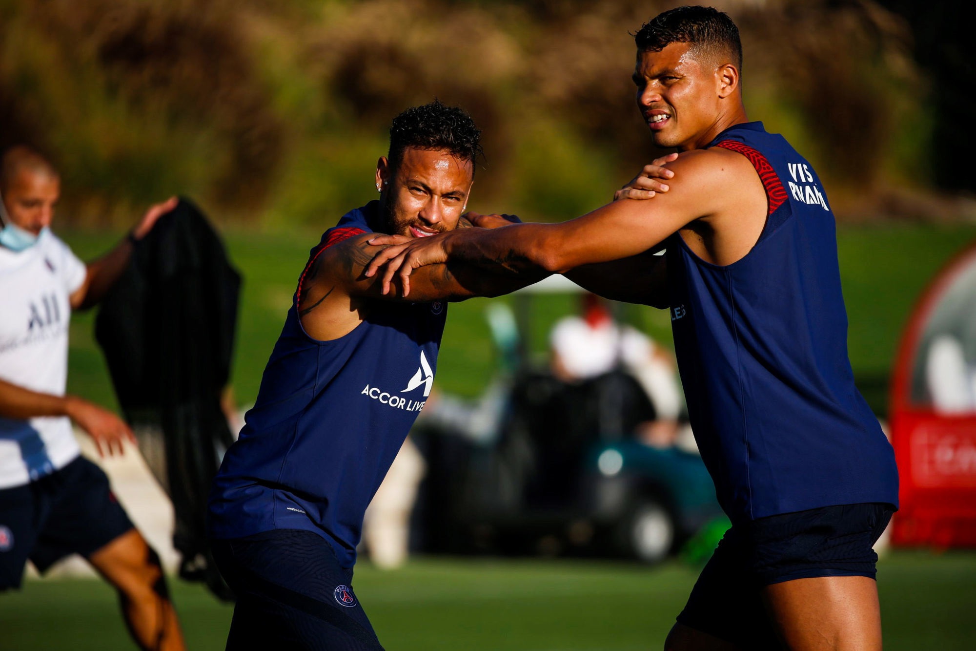 Thiago Silva conseille Neymar de quitter le PSG : « Il doit signer dans ce club »