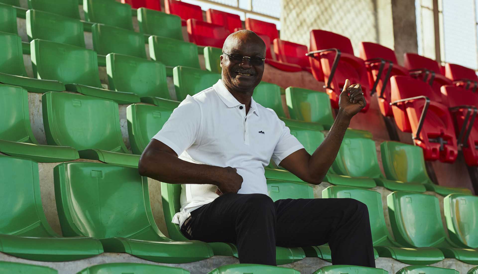 Elections CAF : Roger Milla a choisi son camp (Photo)