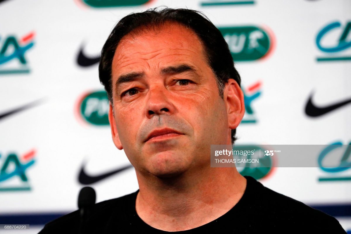 «Aller au Barça, ce n’est pas ce dont il a besoin», Moulin donne des conseils à son joueur