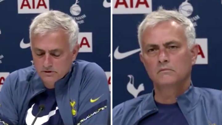 Le geste chic de Mourinho pour aider le journaliste à rendre hommage à son défunt père lors d’une conférence de presse
