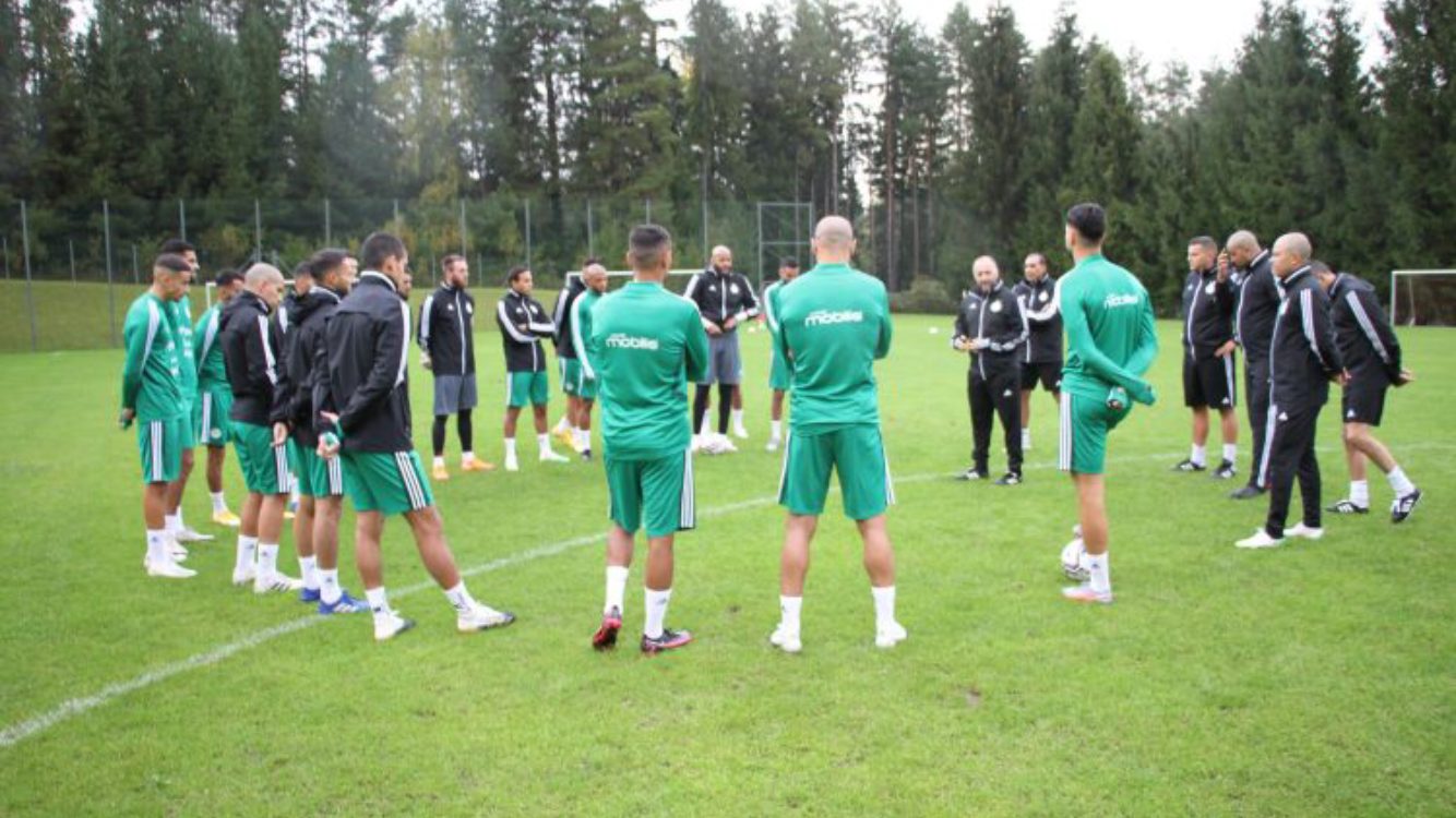 Algérie: Première séance des Verts avec 19 joueurs (Photos)