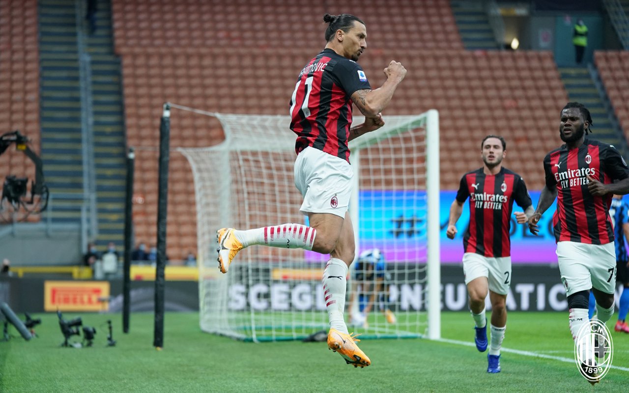 Porté par un grand Zlatan, l’AC Milan remporte le derby et poursuit son sans-faute en championnat