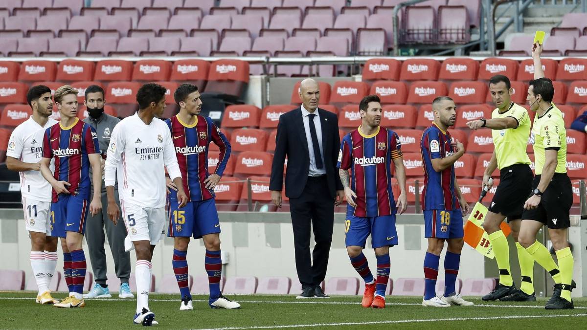 Real – Barça : Pourquoi l’arbitre du Clasico fait déjà polémique